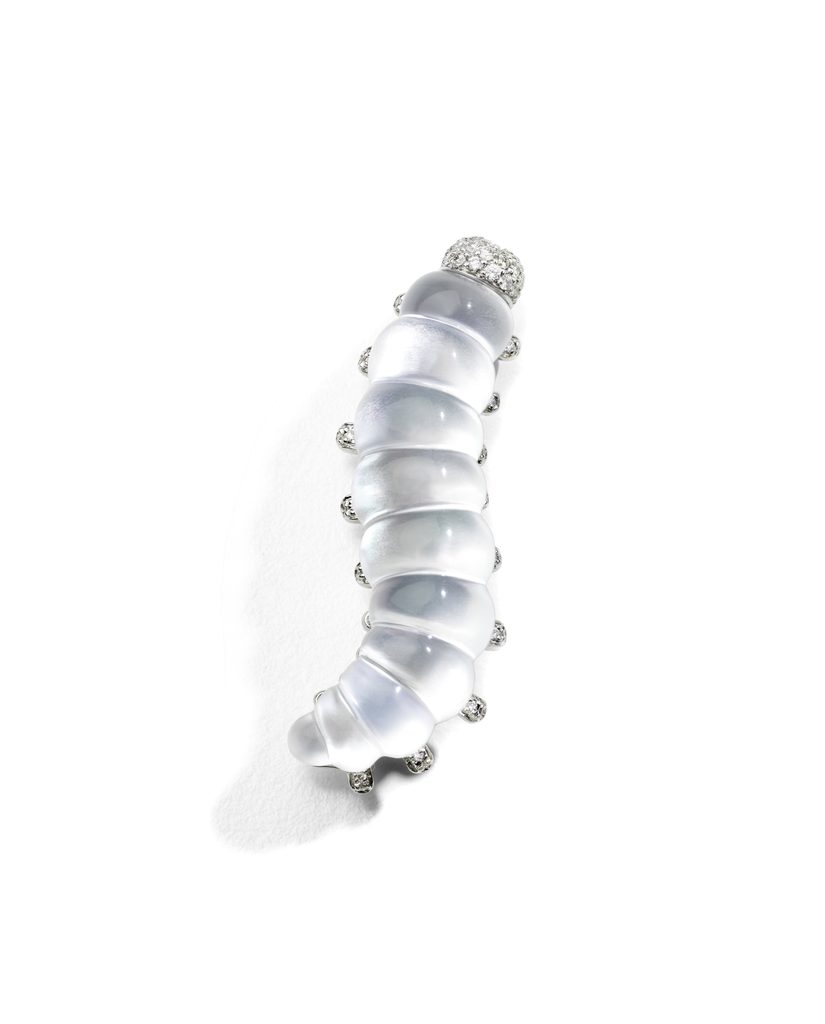 Le cristal comme seconde peau 31 P00668S 407 spilla BRUCO piccolo in oro bianco dia mop e cristallo di rocca BRUCO brooch in white gold dia white mop and rock crystal