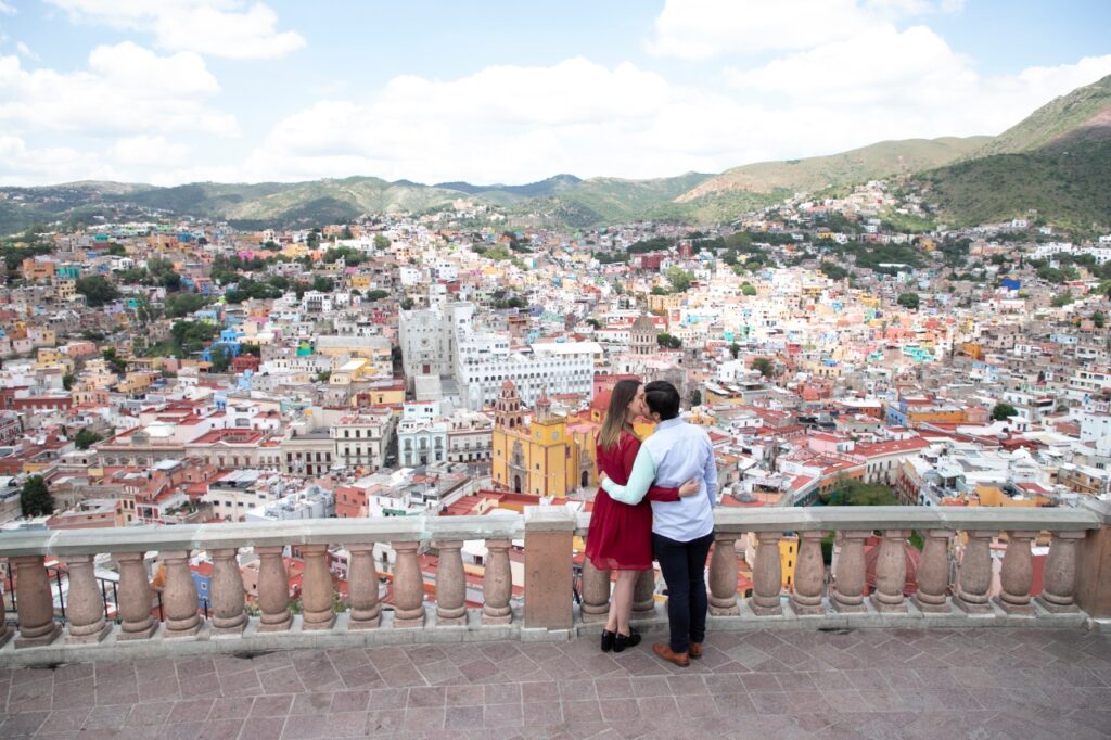 Guanajuato, où le mariage se célèbre entre baroque colonial et anciennes mines d'argent 42 Panoramica Guanajuato capital