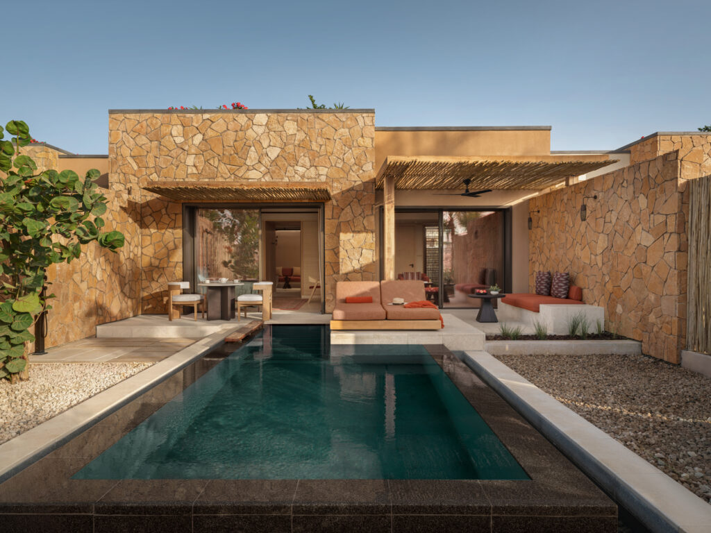AMAALA veut réinventer le voyage bien-être. À quelle échelle peut-on encore appeler cela un sanctuaire ? 109 Pool Suite Exterior