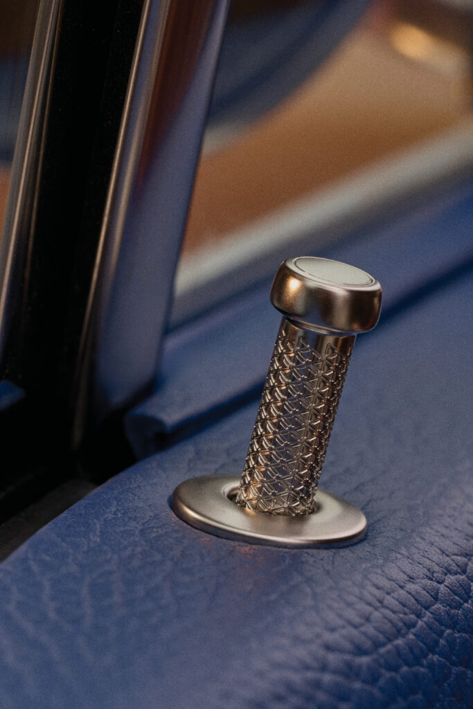 Louis Vuitton X Singer : quand l'automobile devient un terrain de savoir-faire 31 Porsche 911 Reimagined by Singer Classic 06
