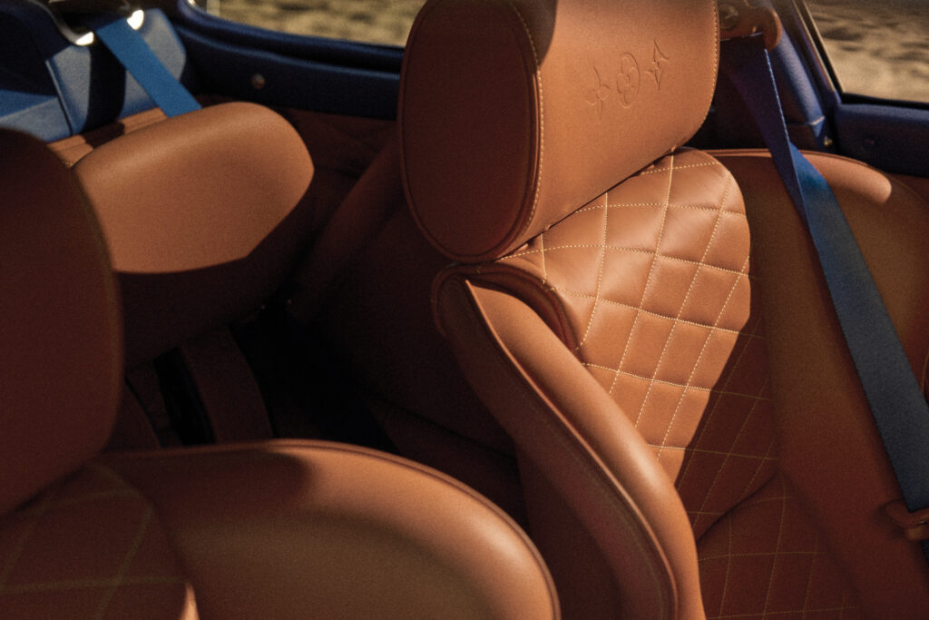 Louis Vuitton X Singer : quand l'automobile devient un terrain de savoir-faire 39 Porsche 911 Reimagined by Singer Classic 14