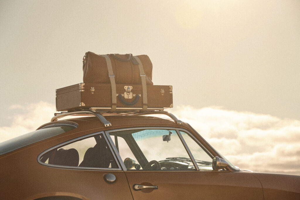 Louis Vuitton X Singer : quand l'automobile devient un terrain de savoir-faire 40 Porsche 911 Reimagined by Singer Classic 15