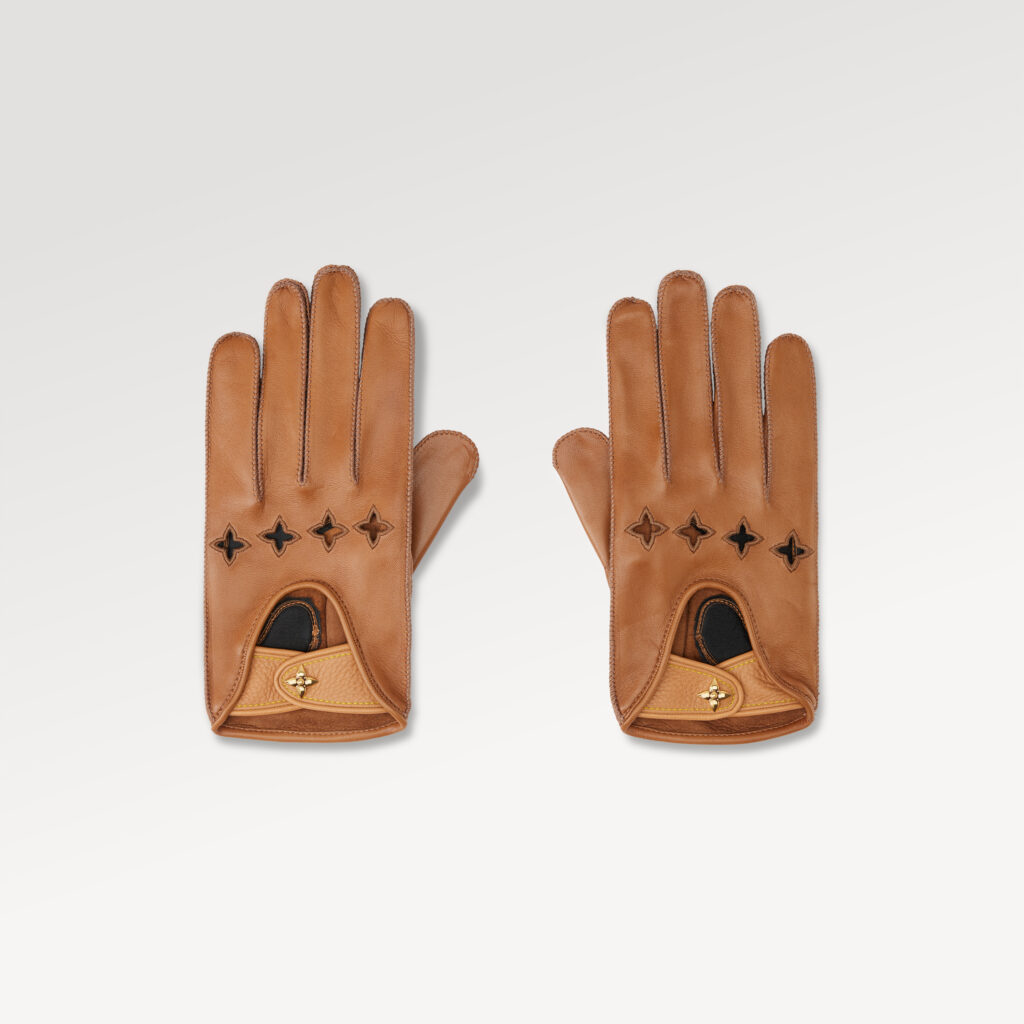 Louis Vuitton X Singer : quand l'automobile devient un terrain de savoir-faire 124 Porsche 911 Reimagined by Singer Classic Gloves 1 01.jpg