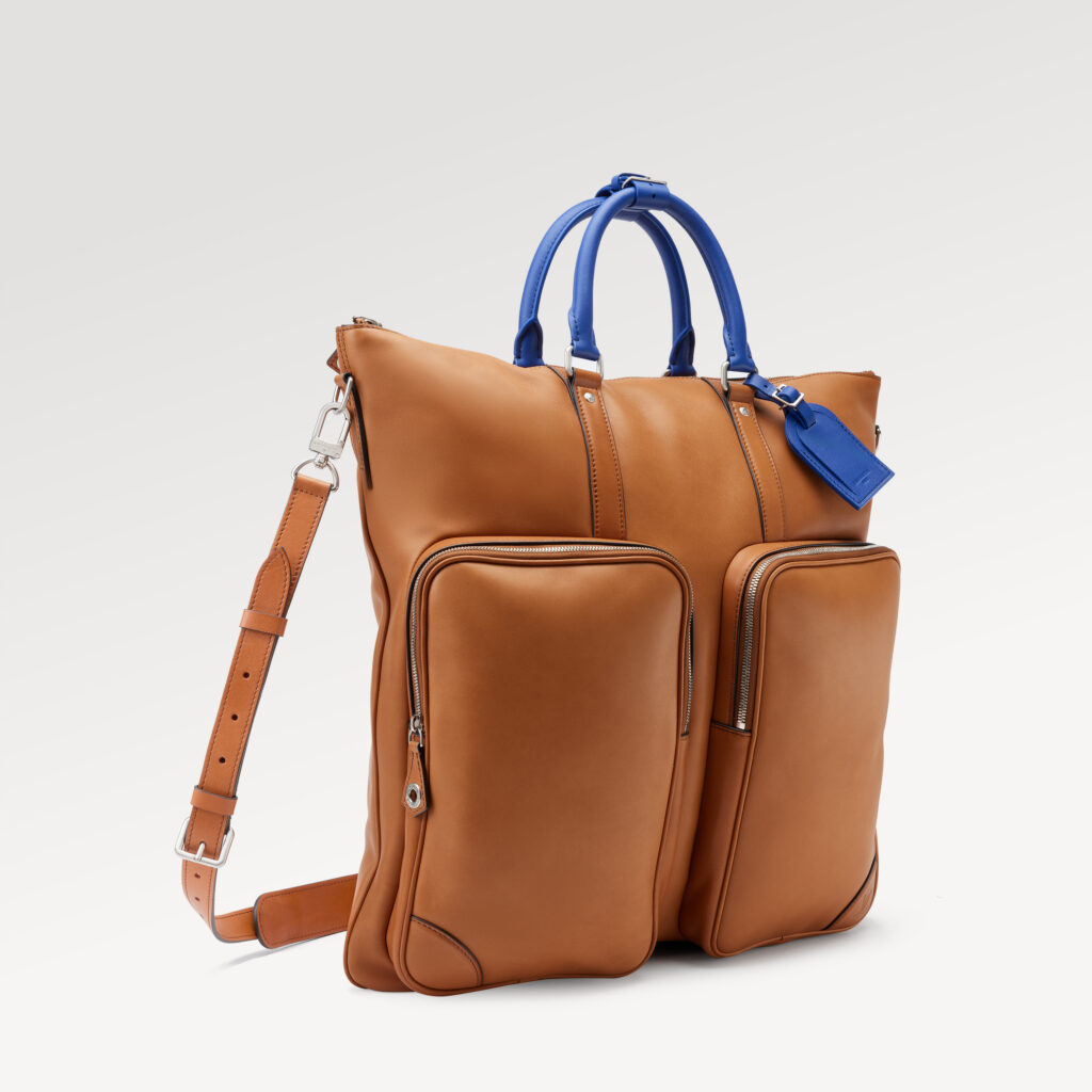 Louis Vuitton X Singer : quand l'automobile devient un terrain de savoir-faire 126 Porsche 911 Reimagined by Singer Classic Helmet Bag 01.jpg