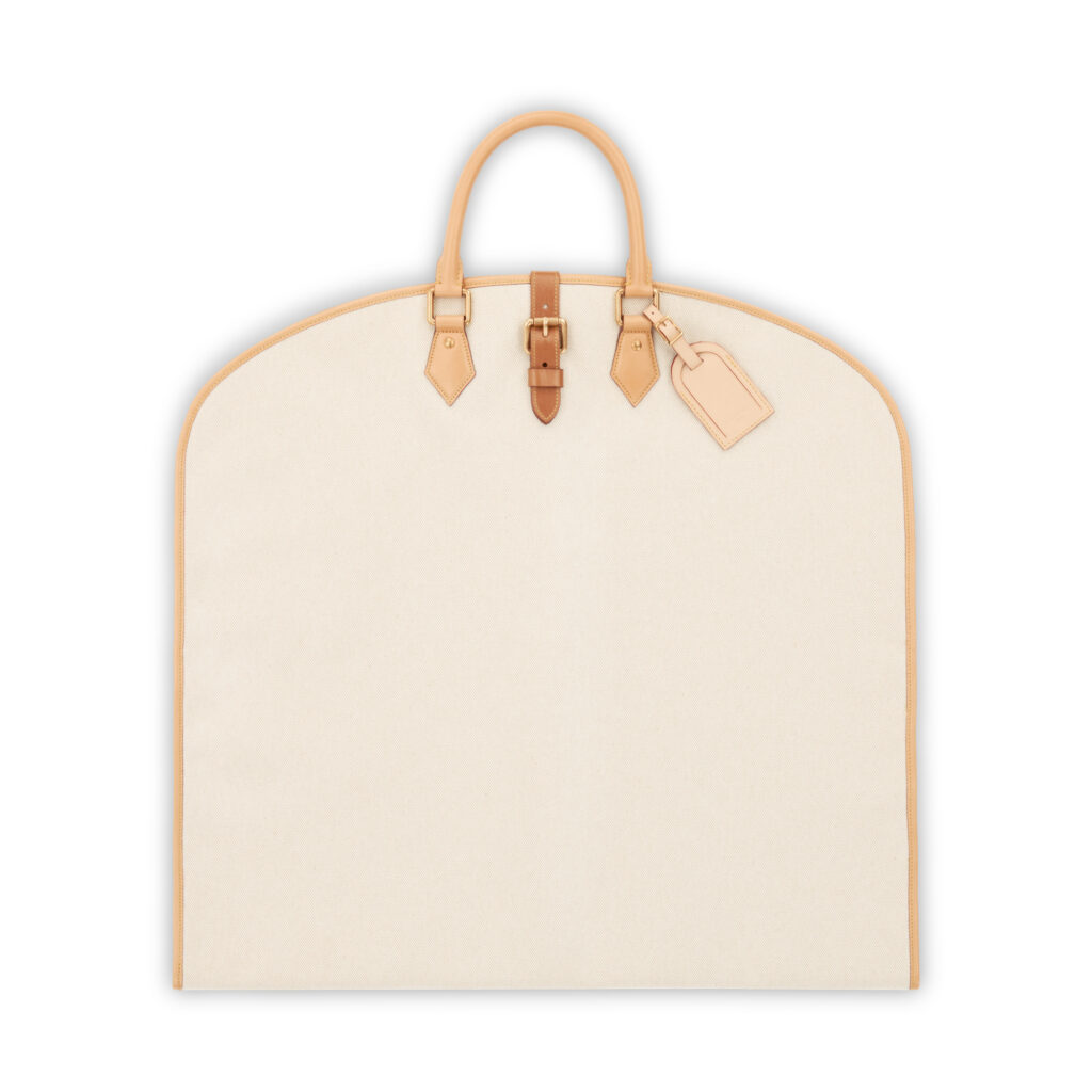 Louis Vuitton X Singer : quand l'automobile devient un terrain de savoir-faire 178 Porsche 911 Reimagined by Singer Classic Turbo Garment bag.jpg