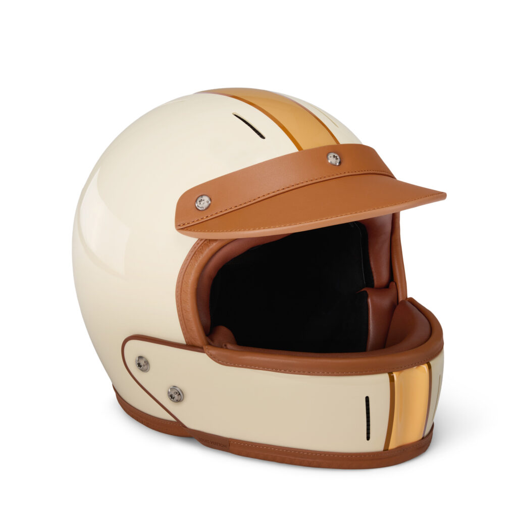 Louis Vuitton X Singer : quand l'automobile devient un terrain de savoir-faire 179 Porsche 911 Reimagined by Singer Classic Turbo Helmet.jpg