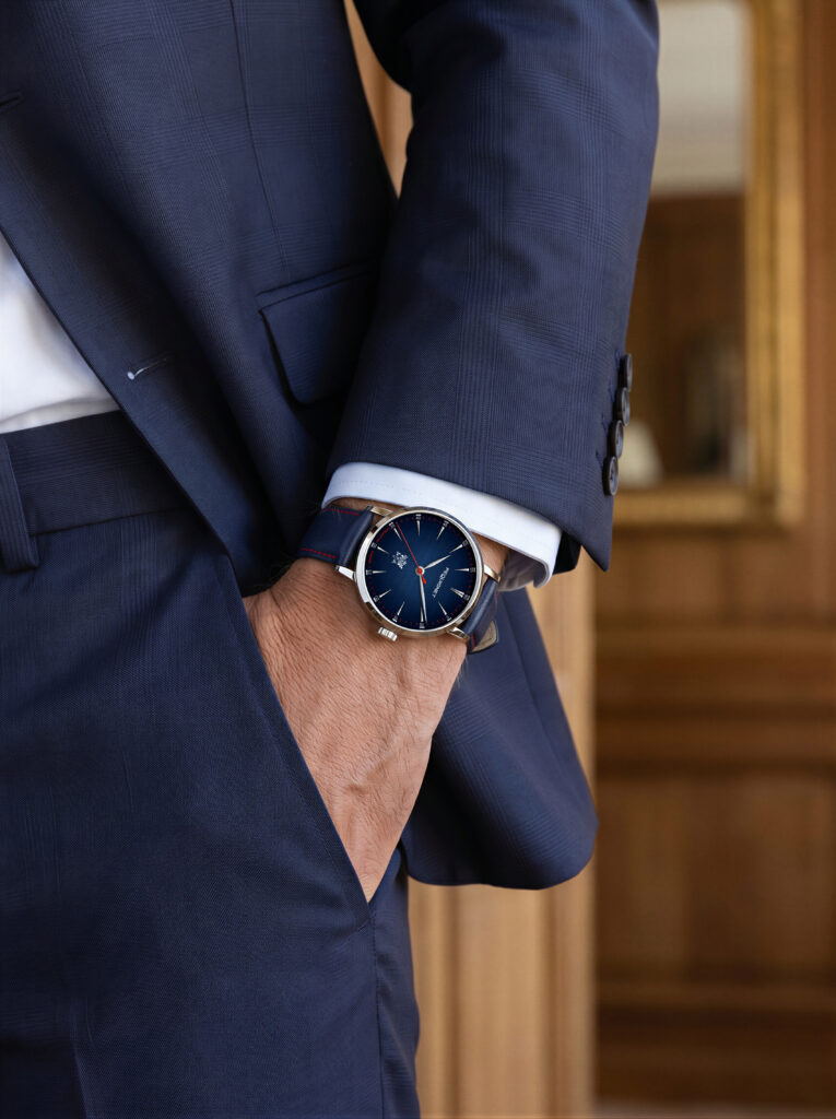 Une montre française sous emblème républicain 29 Porte AttitudeElysee2
