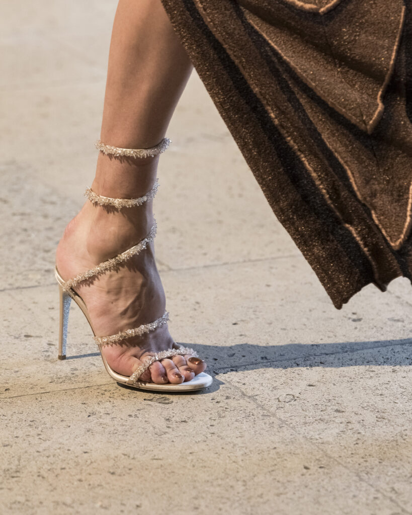 Rahul Mishra, DEVI : quand la broderie sculpte le corps comme la pierre 56 Rahul Mishra fashion show in Paris, Fall Winter 2026 Couture Fashion Week Photo by Valerio Mezzanotti