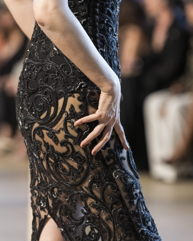 Rahul Mishra, DEVI : quand la broderie sculpte le corps comme la pierre 81 Rahul Mishra fashion show in Paris, Fall Winter 2026 Couture Fashion Week Photo by Valerio Mezzanotti