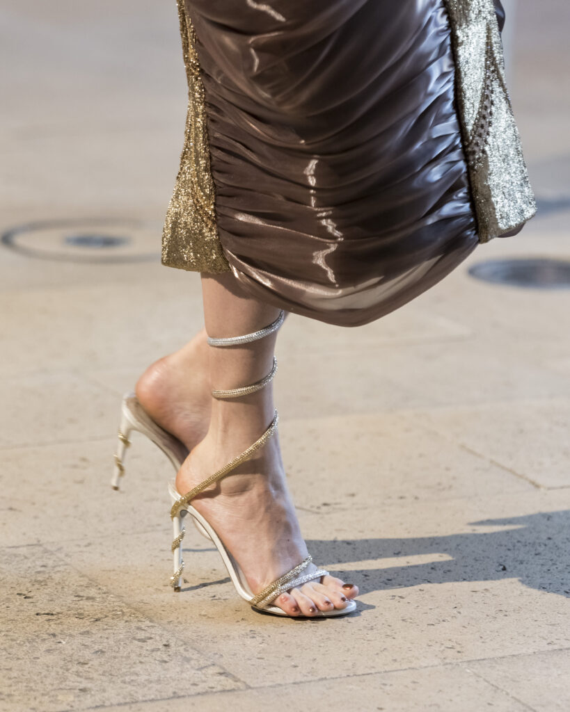 Rahul Mishra, DEVI : quand la broderie sculpte le corps comme la pierre 176 Rahul Mishra fashion show in Paris, Fall Winter 2026 Couture Fashion Week Photo by Valerio Mezzanotti