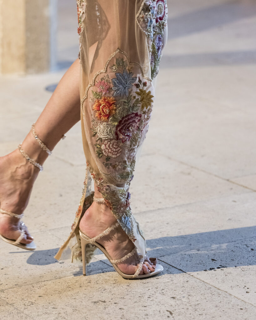 Rahul Mishra, DEVI : quand la broderie sculpte le corps comme la pierre 255 Rahul Mishra fashion show in Paris, Fall Winter 2026 Couture Fashion Week Photo by Valerio Mezzanotti
