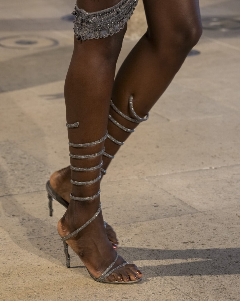 Rahul Mishra, DEVI : quand la broderie sculpte le corps comme la pierre 153 Rahul Mishra fashion show in Paris, Fall Winter 2026 Couture Fashion Week Photo by Valerio Mezzanotti