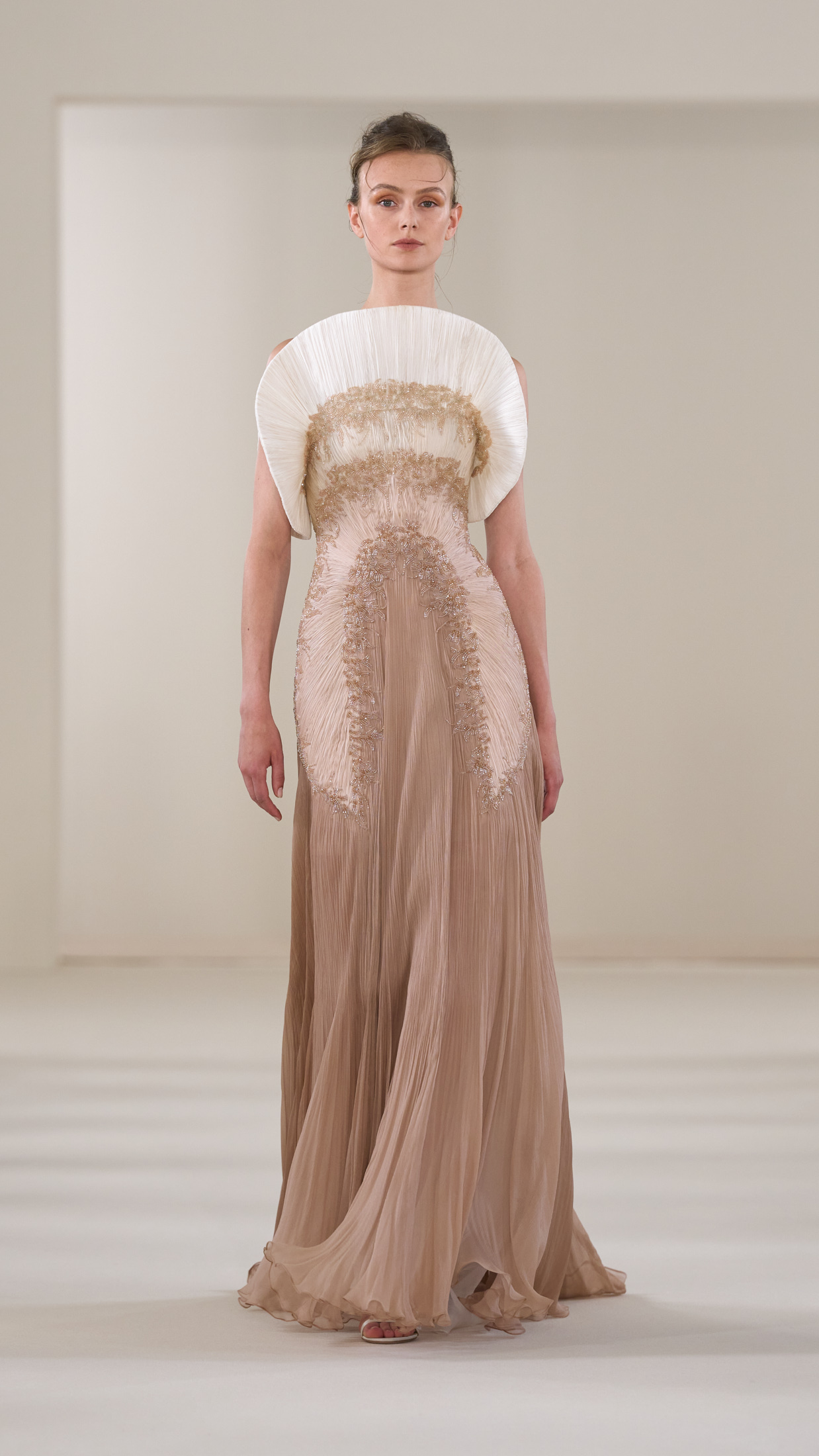 Rami Al Ali, Threads of Light : quand la haute couture devient mémoire 43 Rami Al Ali HC F26 009 1