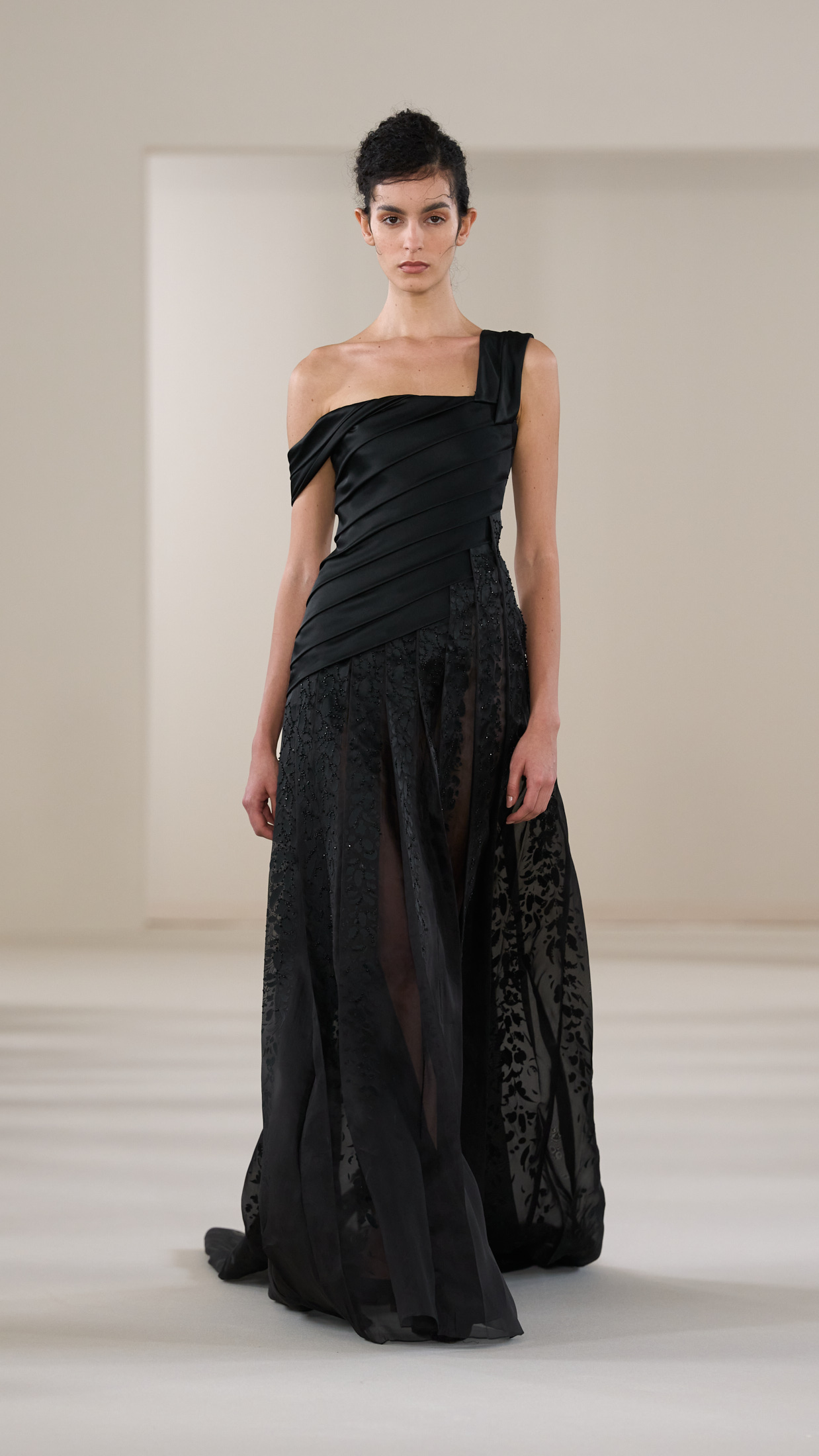 Rami Al Ali, Threads of Light : quand la haute couture devient mémoire 46 Rami Al Ali HC F26 013 1