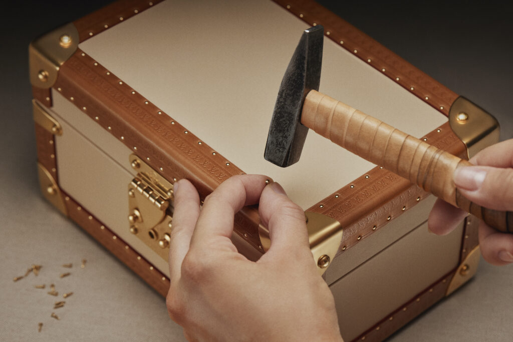 Louis Vuitton X Singer : quand l'automobile devient un terrain de savoir-faire 136 SF Coffret Tresor Porsche 911 Reimagined by Singer Classic Turbo 01