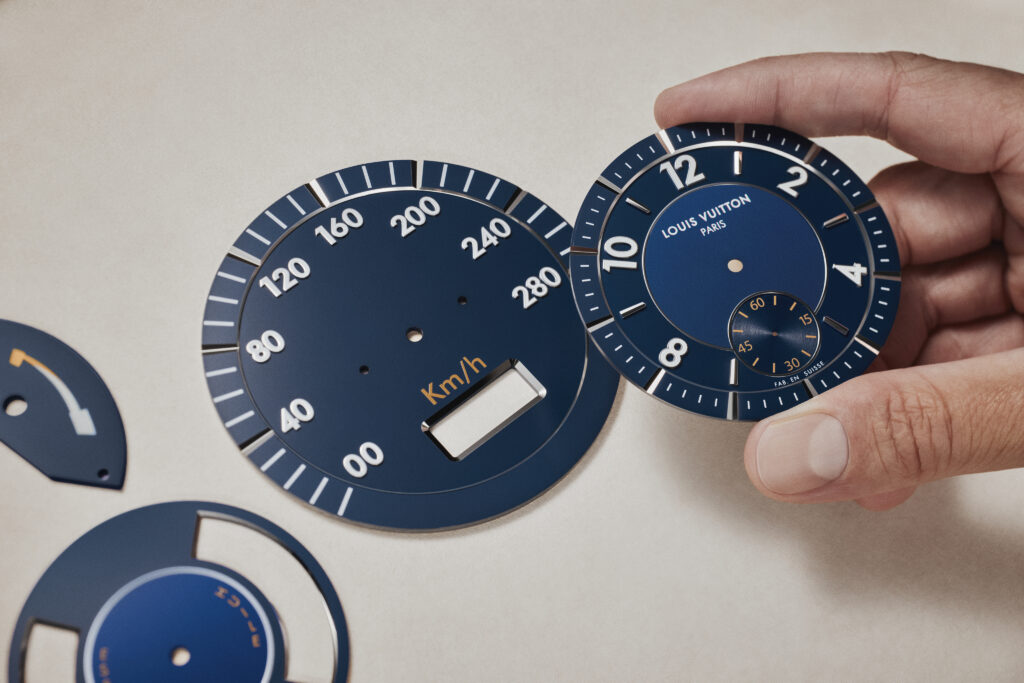 Louis Vuitton X Singer : quand l'automobile devient un terrain de savoir-faire 88 SF Dashboard Clock Porsche 911 Reimagined by Singer Classic 02