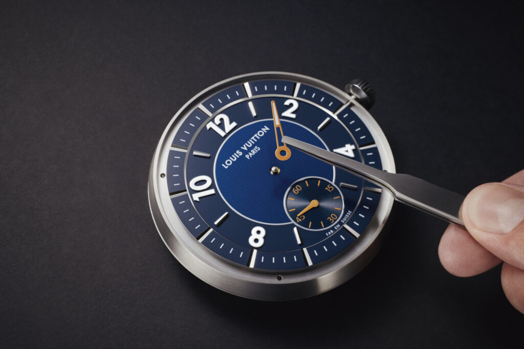 Louis Vuitton X Singer : quand l'automobile devient un terrain de savoir-faire 90 SF Dashboard Clock Porsche 911 Reimagined by Singer Classic 04