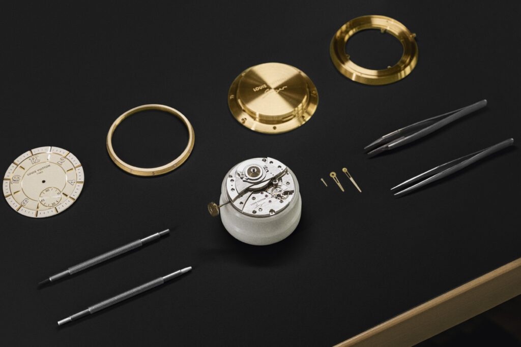Louis Vuitton X Singer : quand l'automobile devient un terrain de savoir-faire 95 SF Dashboard Clock Porsche 911 Reimagined by Singer Classic 09