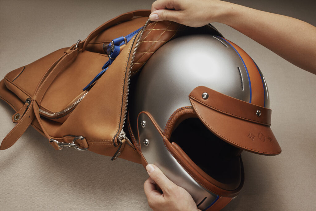 Louis Vuitton X Singer : quand l'automobile devient un terrain de savoir-faire 60 SF Helmet Porsche 911 Reimagined by Singer Classic 02