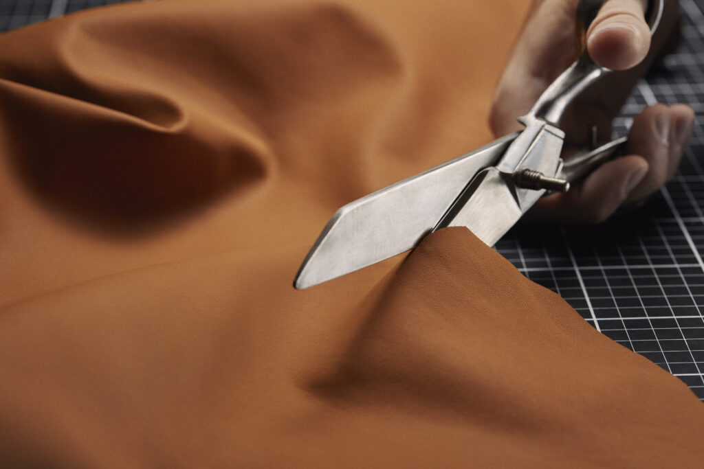 Louis Vuitton X Singer : quand l'automobile devient un terrain de savoir-faire 63 SF Helmet Porsche 911 Reimagined by Singer Classic 05