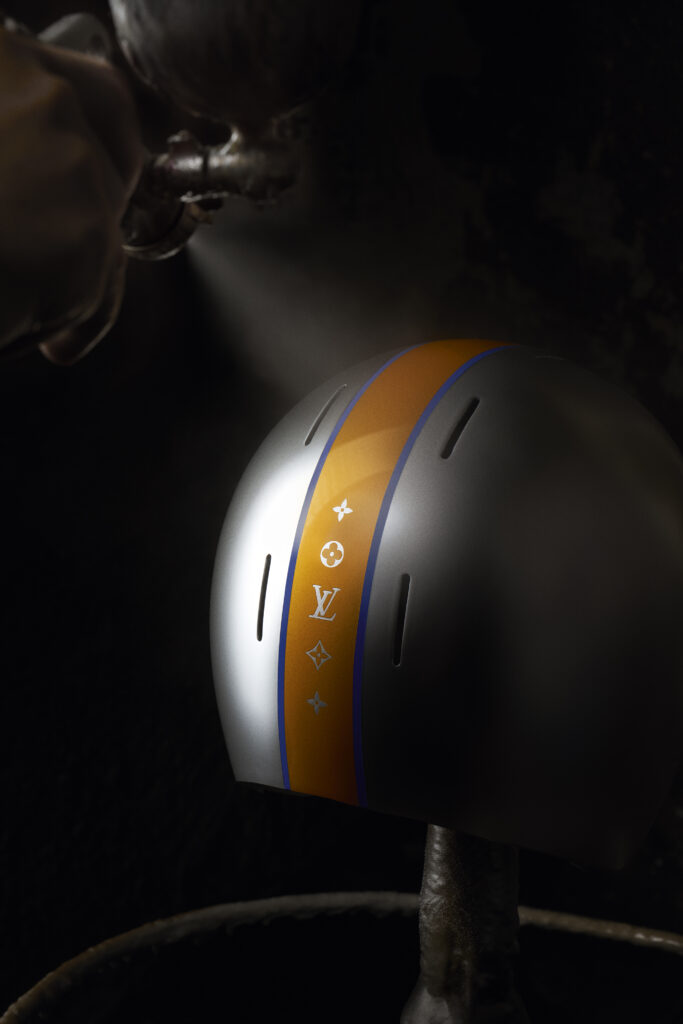 Louis Vuitton X Singer : quand l'automobile devient un terrain de savoir-faire 101 SF Helmet Porsche 911 Reimagined by Singer Classic 06