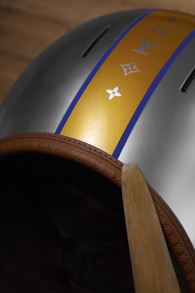 Louis Vuitton X Singer : quand l'automobile devient un terrain de savoir-faire 104 SF Helmet Porsche 911 Reimagined by Singer Classic 09