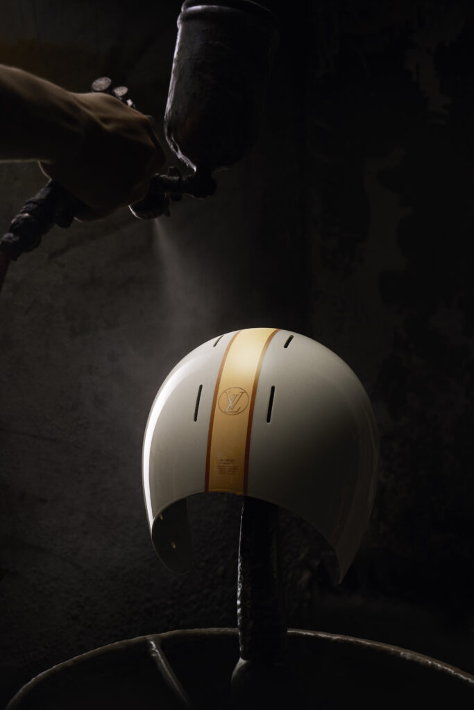 Louis Vuitton X Singer : quand l'automobile devient un terrain de savoir-faire 144 SF Helmet Porsche 911 Reimagined by Singer Classic Turbo 05