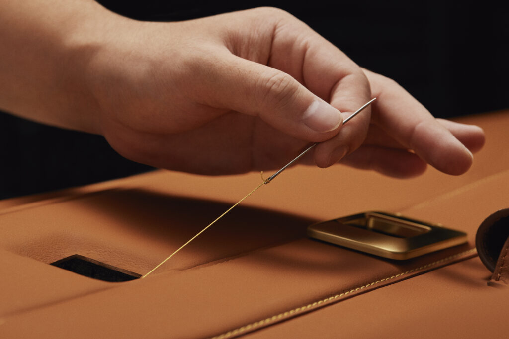 Louis Vuitton X Singer : quand l'automobile devient un terrain de savoir-faire 205 SF Vehicle Porsche 911 Reimagined by Singer Classic Turbo 14