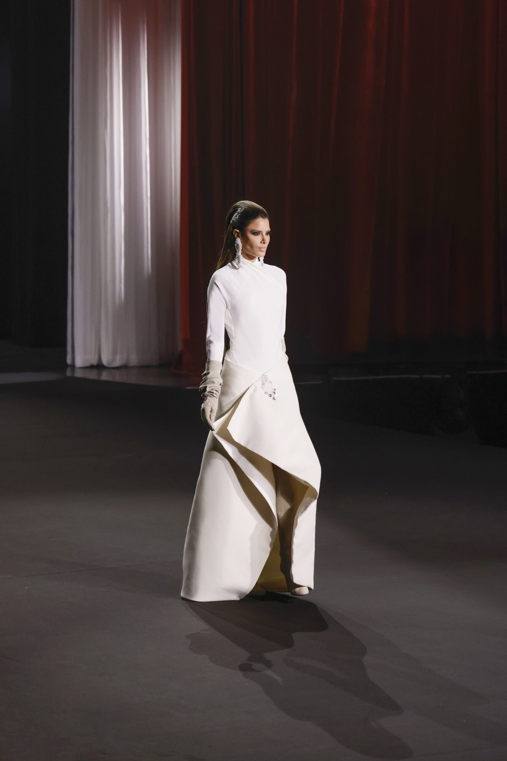 Stéphane Rolland et le fantôme de Dalida : quand la Haute Couture ressuscite une icône 27 SR HC FW2627 LOOK 003 scaled