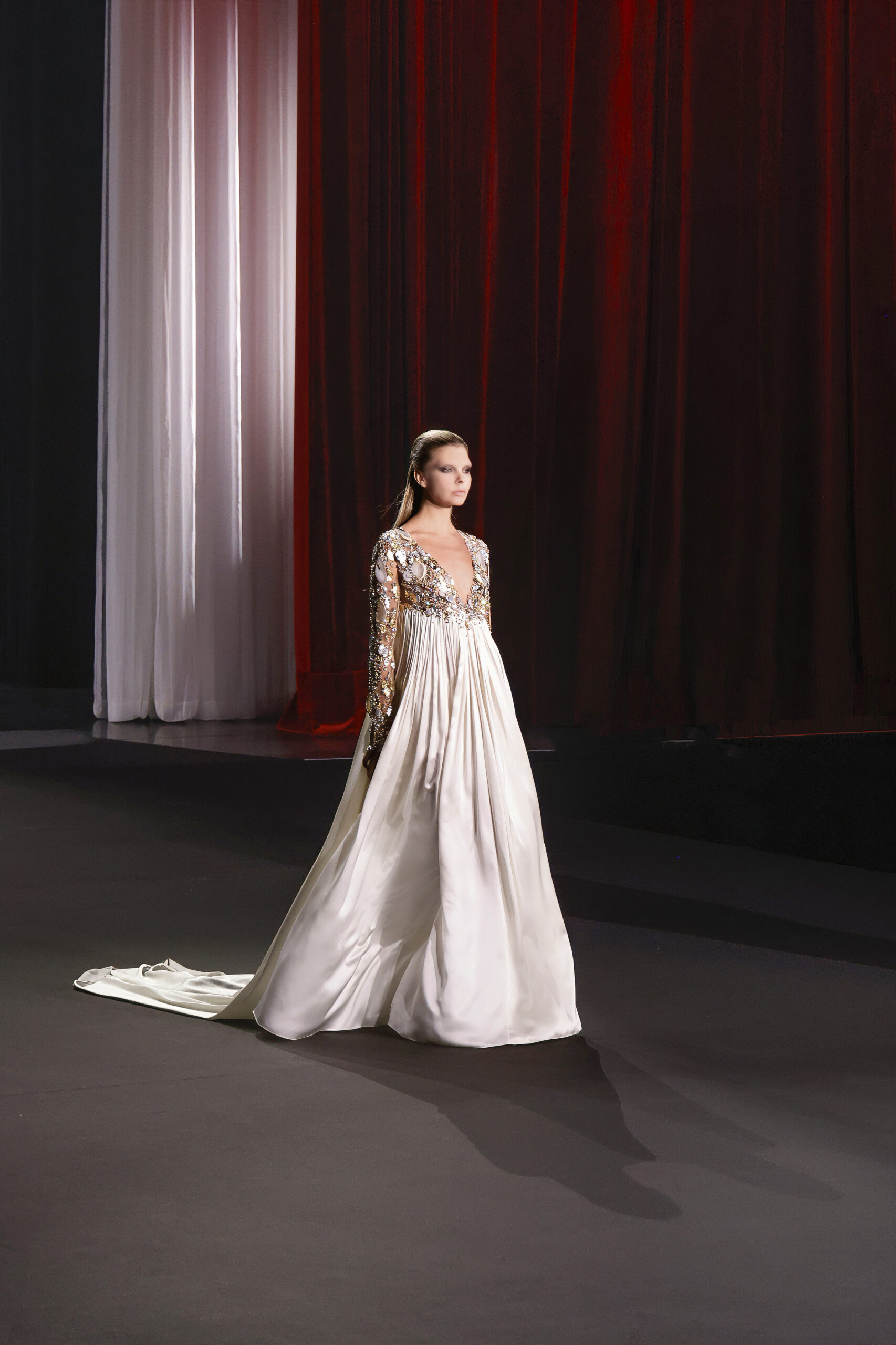 Stéphane Rolland et le fantôme de Dalida : quand la Haute Couture ressuscite une icône 30 SR HC FW2627 LOOK 007 scaled