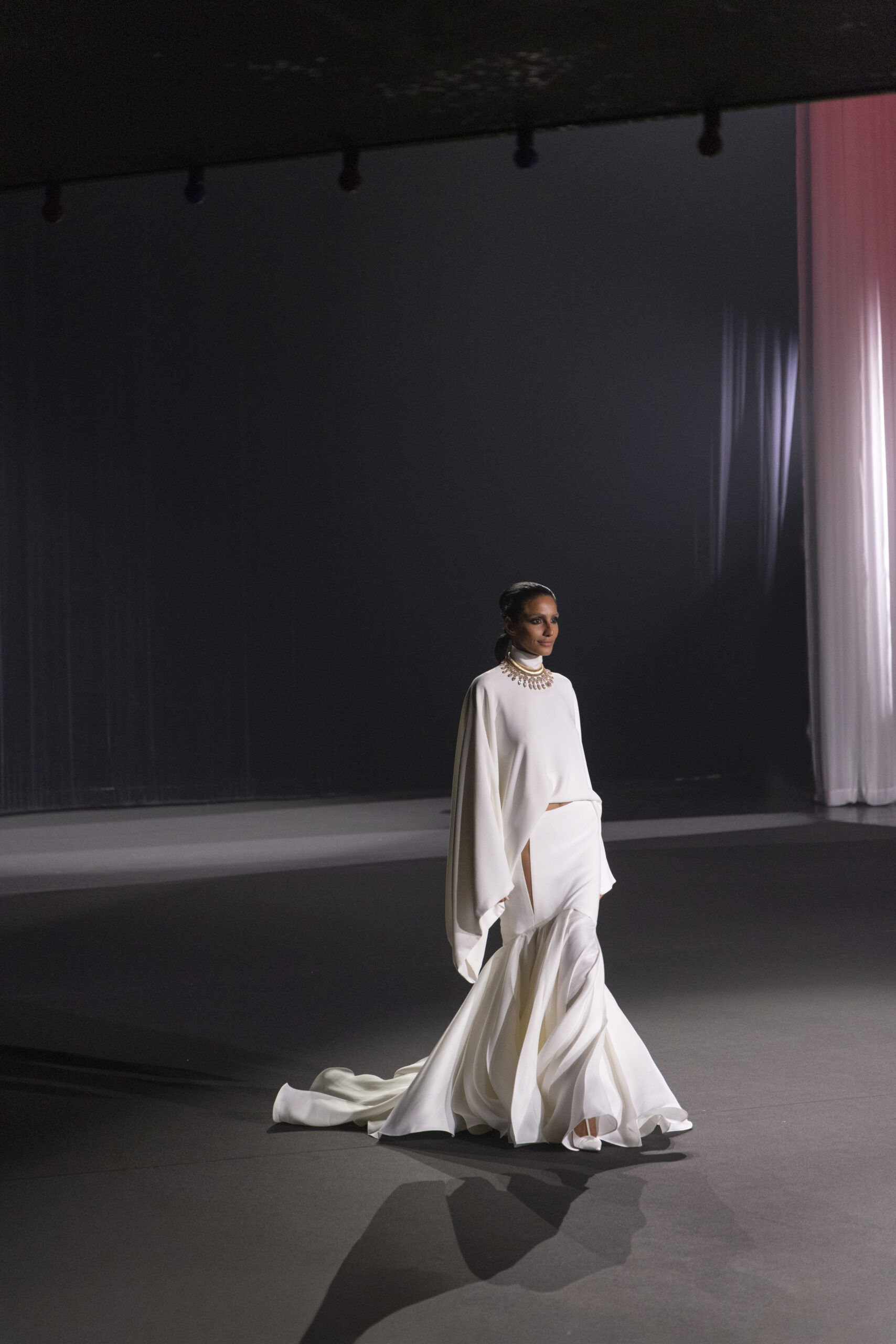 Stéphane Rolland et le fantôme de Dalida : quand la Haute Couture ressuscite une icône 44 SR HC FW2627 LOOK 021 scaled