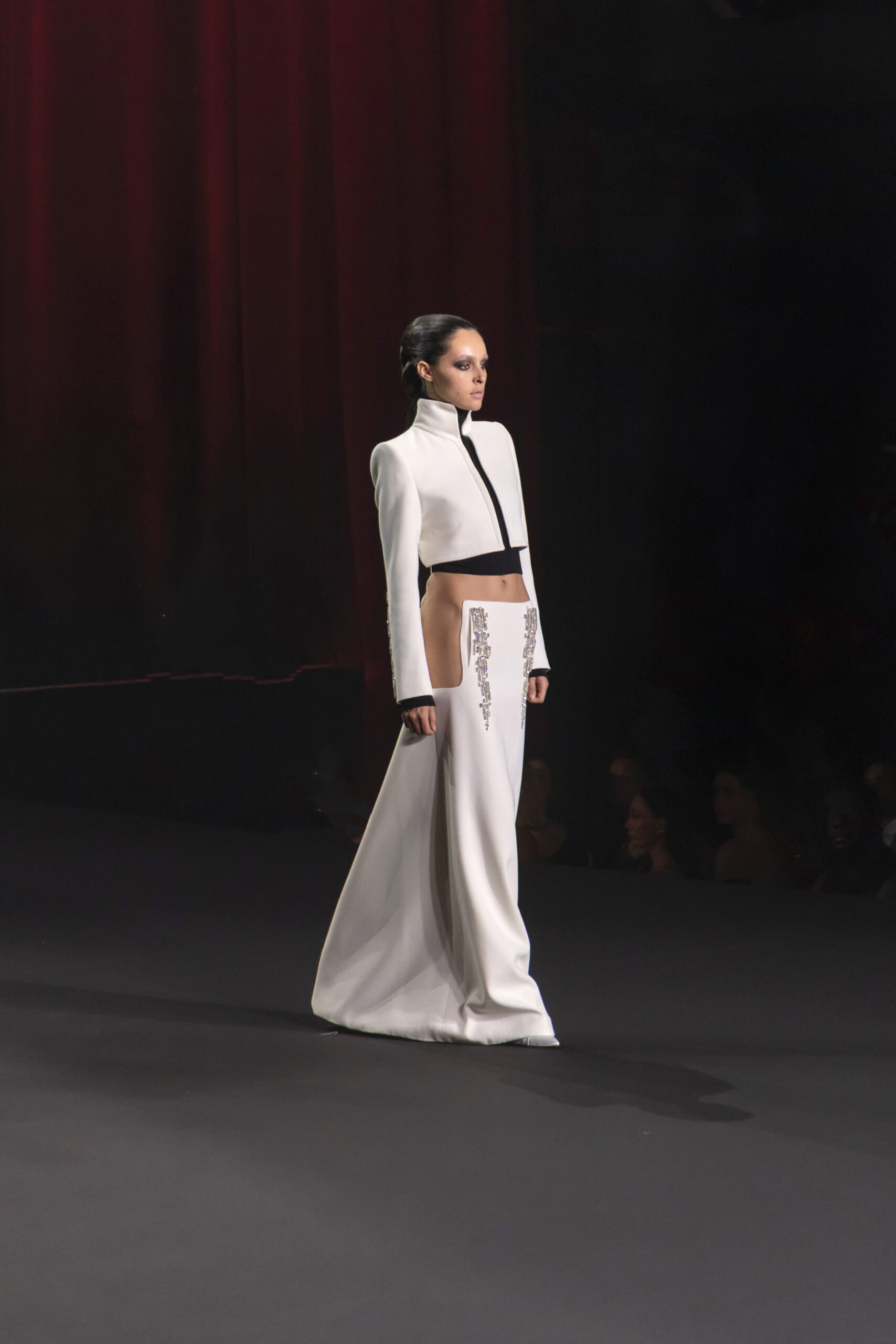 Stéphane Rolland et le fantôme de Dalida : quand la Haute Couture ressuscite une icône 46 SR HC FW2627 LOOK 023 scaled
