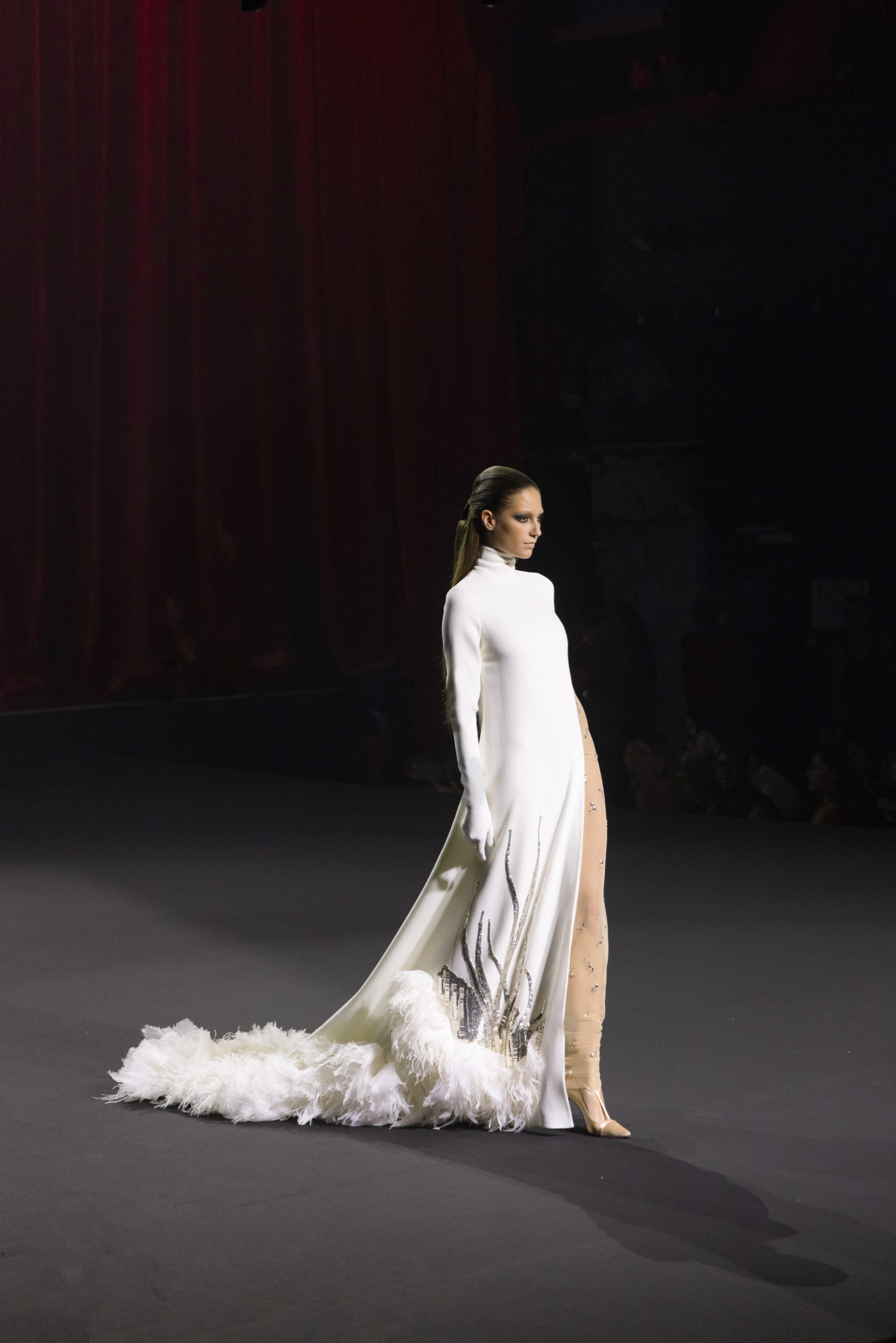 Stéphane Rolland et le fantôme de Dalida : quand la Haute Couture ressuscite une icône 50 SR HC FW2627 LOOK 027 scaled