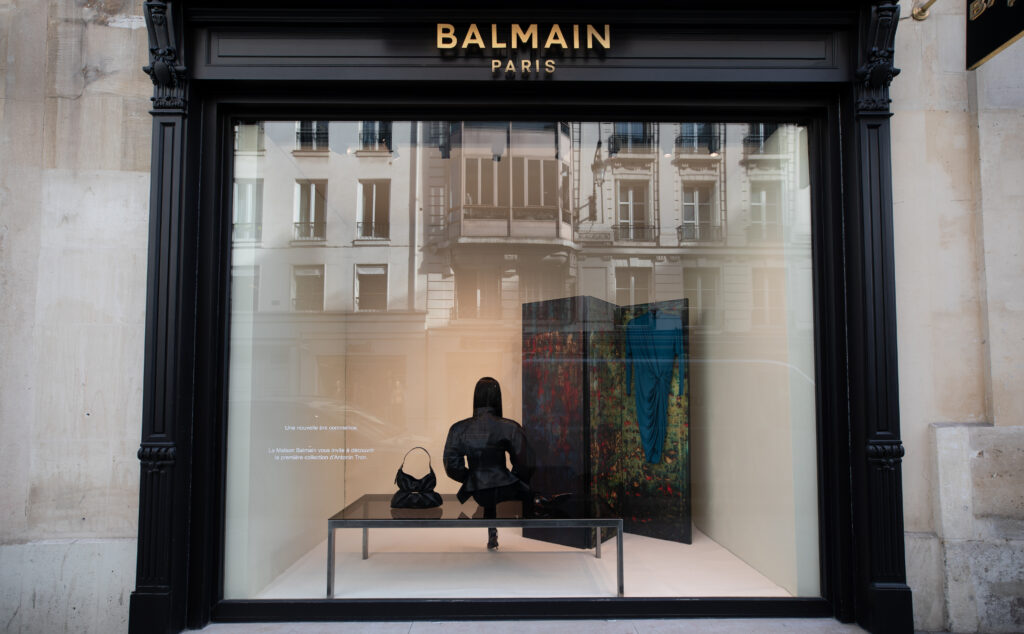 At Balmain, the window display depicts a disappearance 36 Saint Honore Window 1