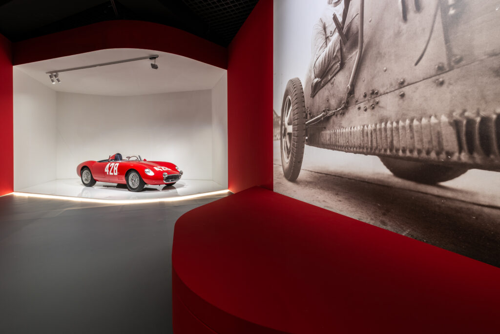 Monaco et l'automobile : cent trente ans d'une histoire d'amour au Grimaldi Forum 41 Salle 5 Louis Chiron 2 CGrimaldi Forum Monaco Eric Zaragoza
