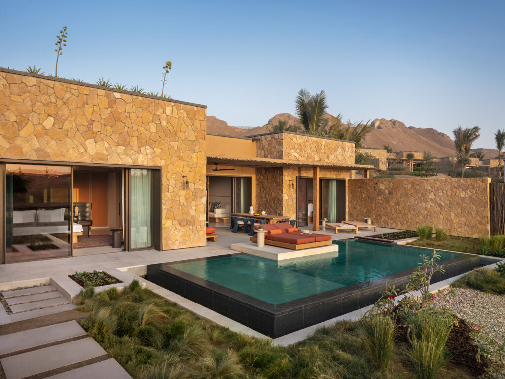AMAALA veut réinventer le voyage bien-être. À quelle échelle peut-on encore appeler cela un sanctuaire ? 83 Six Senses Amaala Two Bedroom Pool Villa Pool Terrace 1
