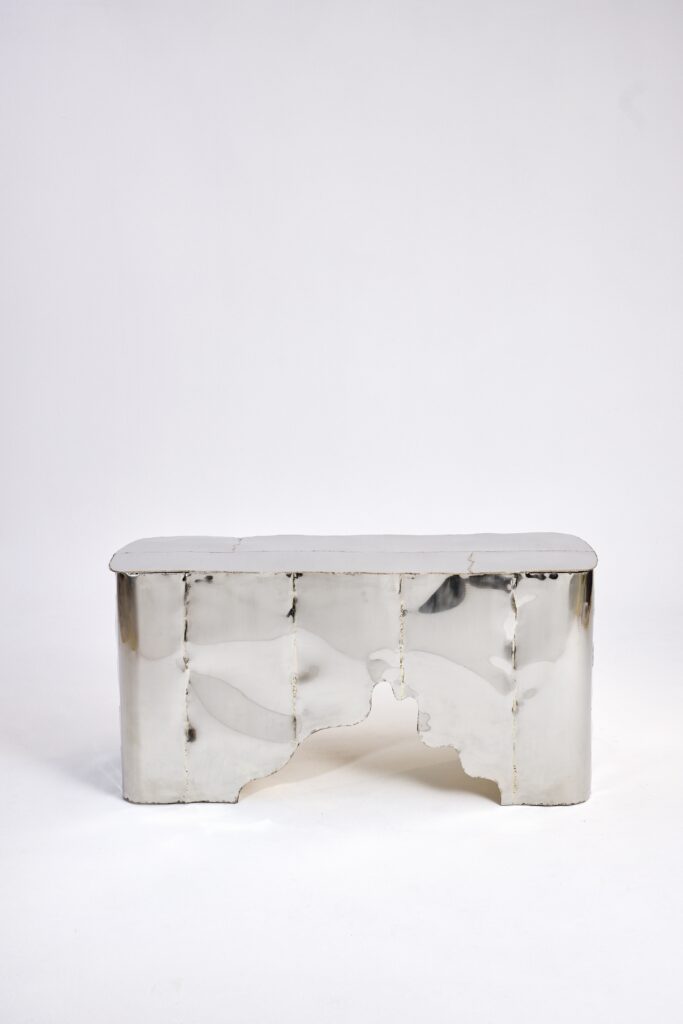 Design Miami Paris choisit, une fois de plus, de ne pas ressembler à une foire 32 Studio Lugo Scribe Desk 2026. German silver 154 x 635 x 72 cm edition of 8. Galerie SCENE OUVERTE at Design Miami Paris 2026 Image courtesy of Galerie SCENE OUVERTE and Studio Lugo