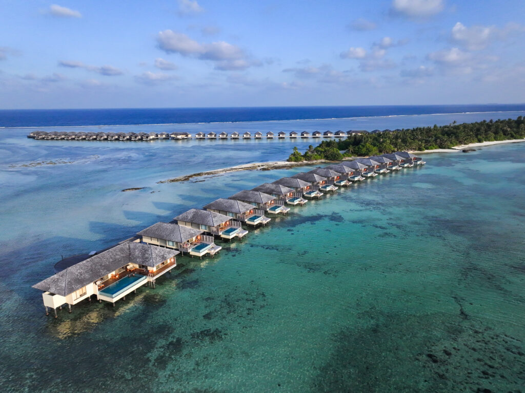 Falhumaafushi, le luxe à l'échelle d'un récif 39 TRMD AM 14022026 aerial villas 13