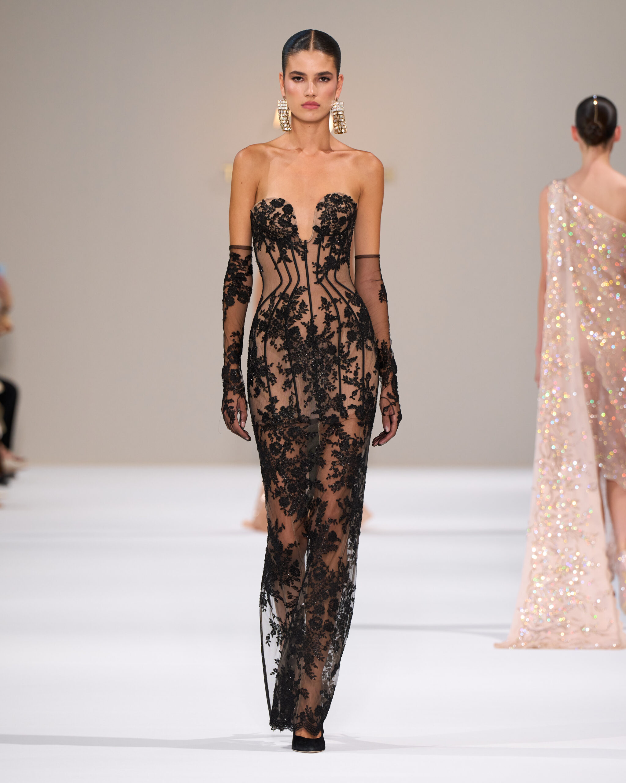 Tamara Ralph, L'Aube Couture: Back in Paris for an Ethereal Sense of Femininity 28 Tamara Ralph HC F26 003 scaled