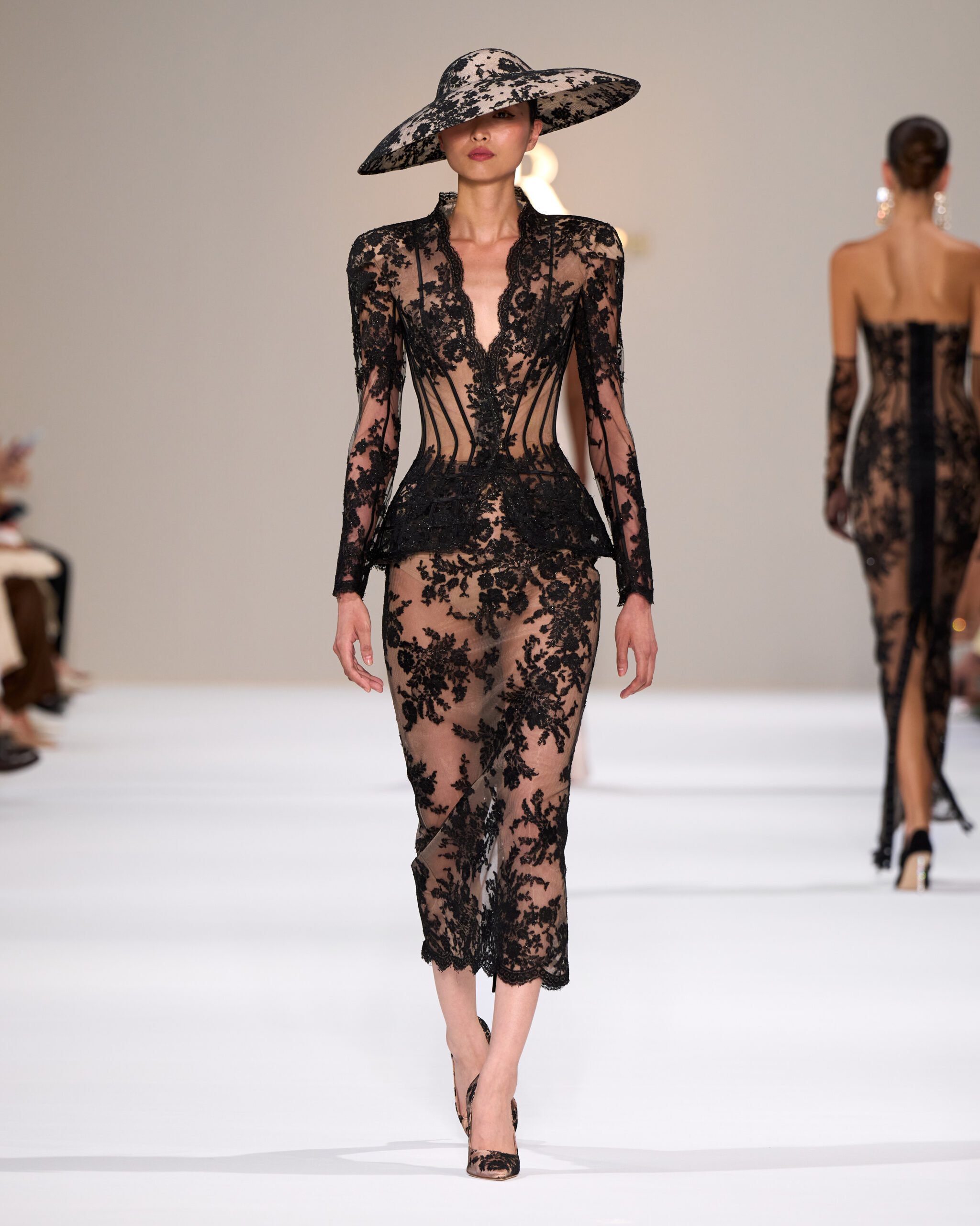 Tamara Ralph, L'Aube Couture: Back in Paris for an Ethereal Sense of Femininity 30 Tamara Ralph HC F26 005 scaled
