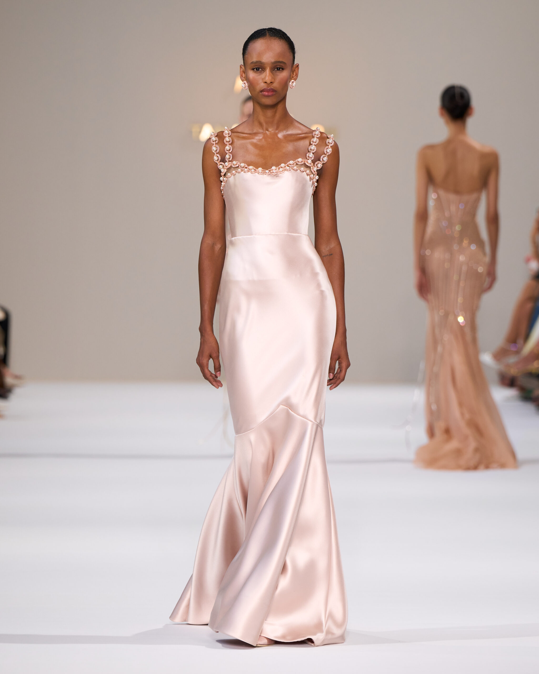 Tamara Ralph, L'Aube Couture: Back in Paris for an Ethereal Sense of Femininity 31 Tamara Ralph HC F26 006 scaled