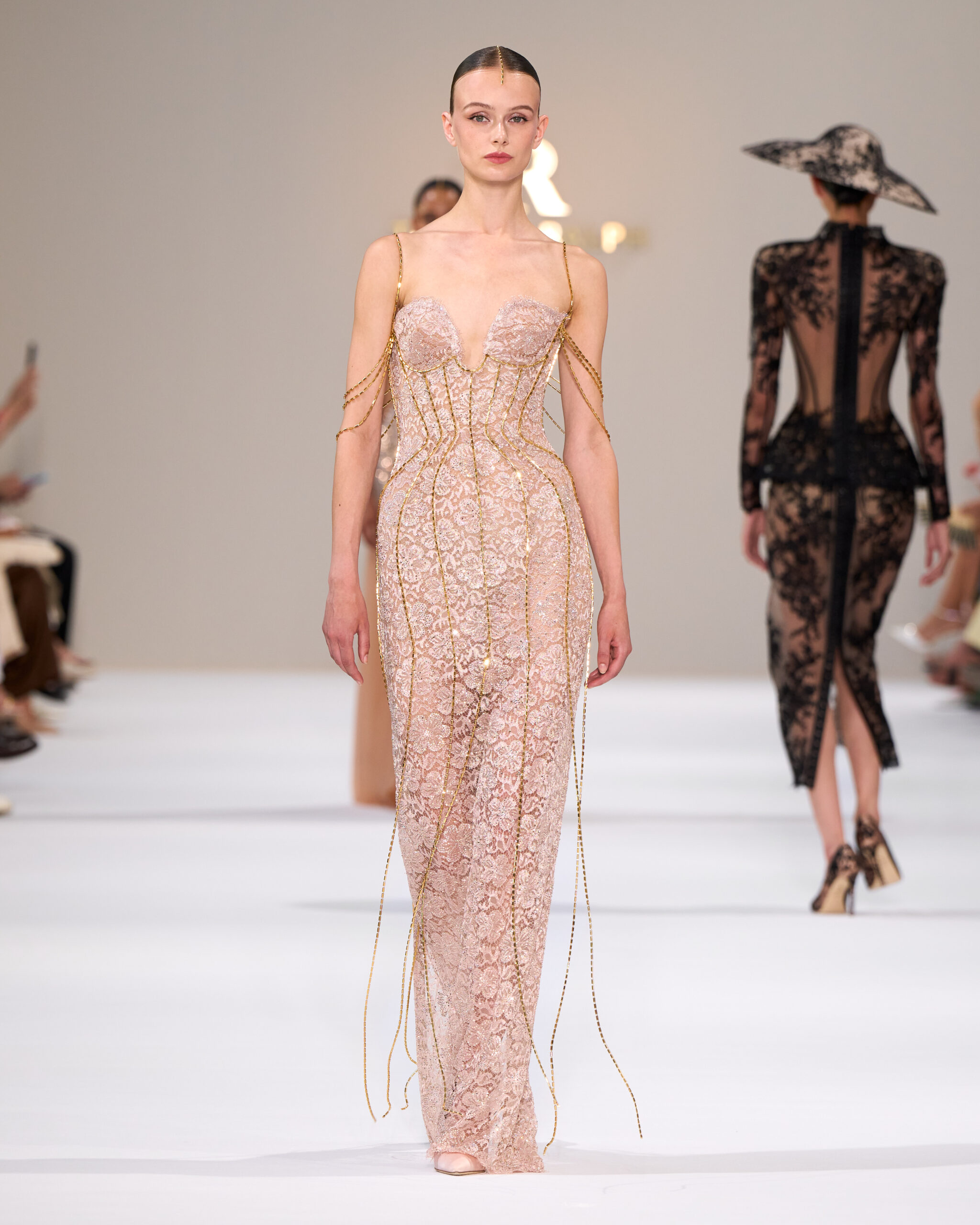 Tamara Ralph, L'Aube Couture: Back in Paris for an Ethereal Sense of Femininity 32 Tamara Ralph HC F26 007 scaled