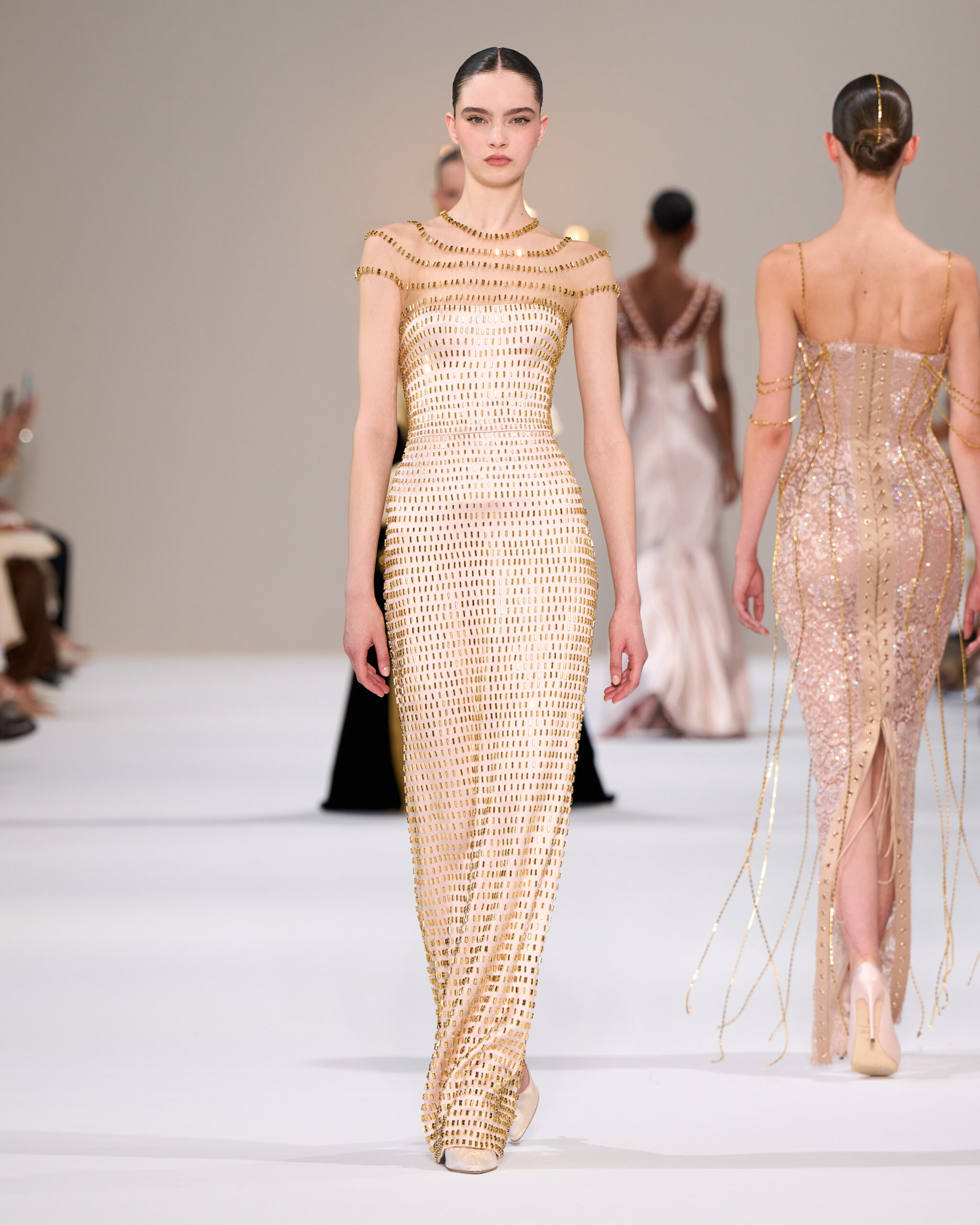 Tamara Ralph, L'Aube Couture: Back in Paris for an Ethereal Sense of Femininity 34 Tamara Ralph HC F26 009 scaled
