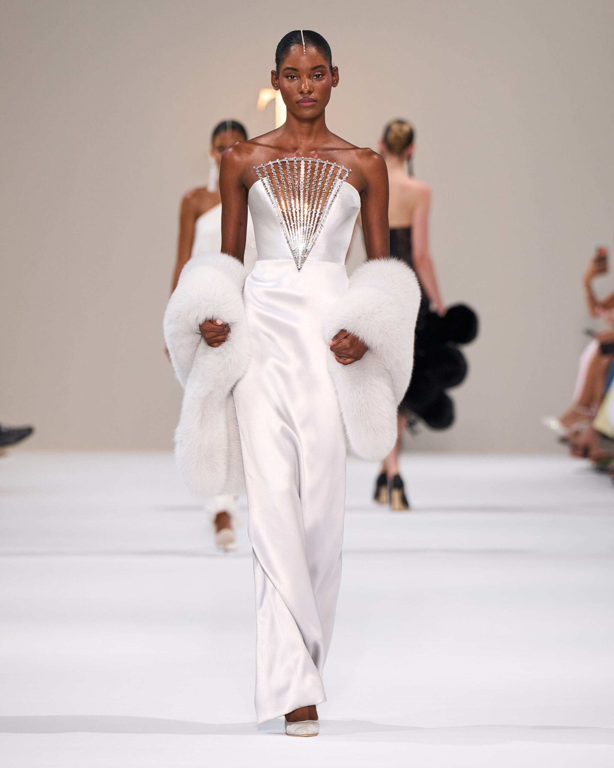 Tamara Ralph, L'Aube Couture: Back in Paris for an Ethereal Sense of Femininity 39 Tamara Ralph HC F26 014 scaled