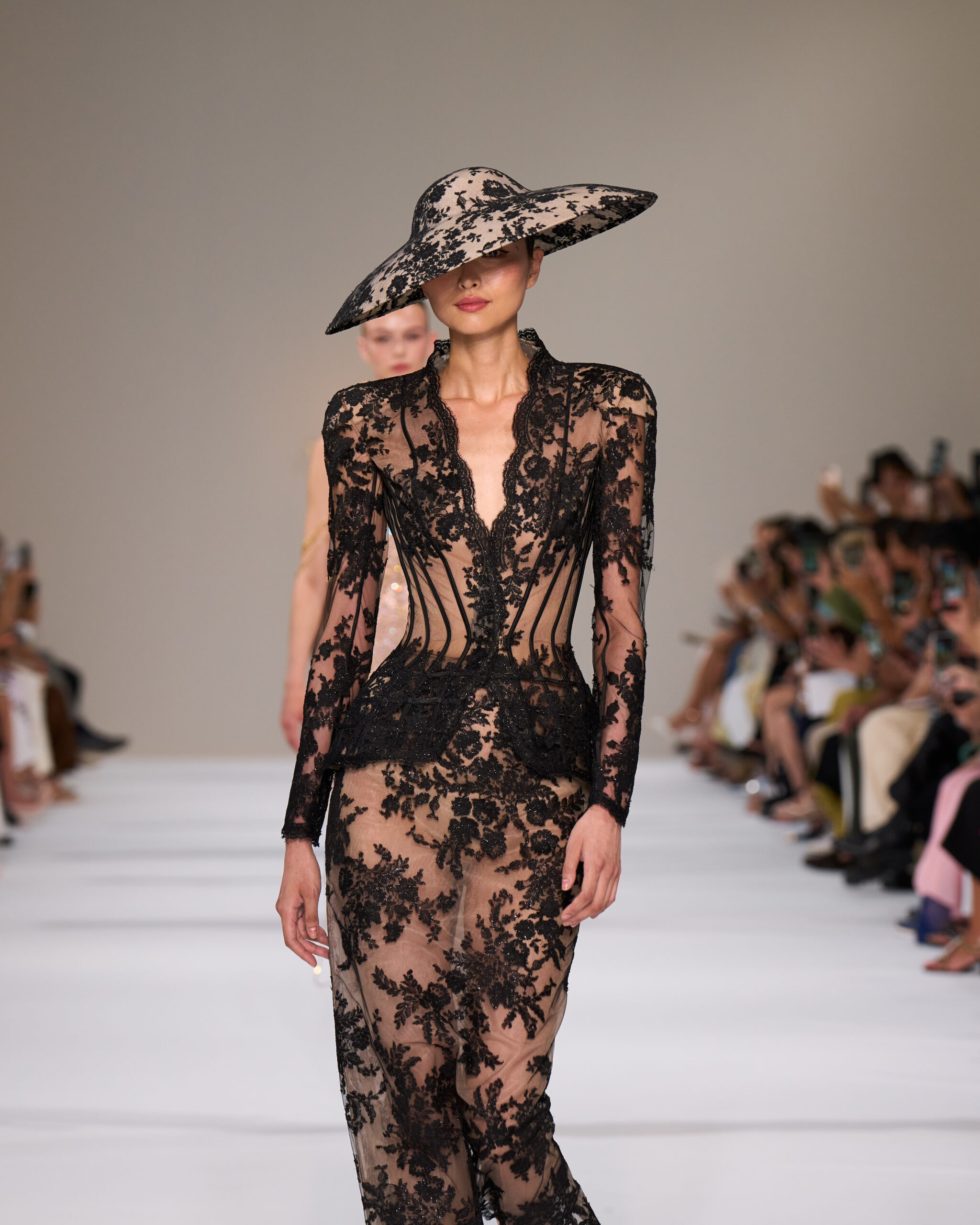 Tamara Ralph, L'Aube Couture: Back in Paris for an Ethereal Sense of Femininity 67 Tamara Ralph HC F26 044 scaled