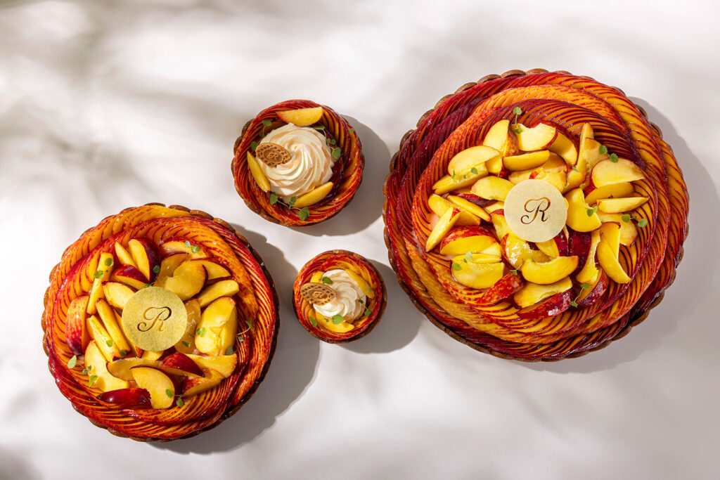 À Ritz Paris Le Comptoir, le clafoutis remplace la crème d'amande 39 Tarte aux Peches Ritz Paris Le Comptoir ©vincentnageotte