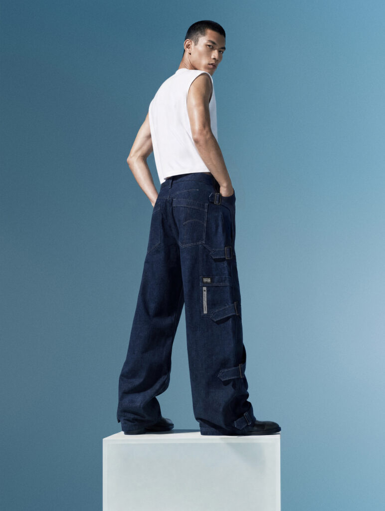 G-STAR x TOMBOGO : le denim pensé comme un système de harnais 29 The Denim Tombogo MEN back full lenght
