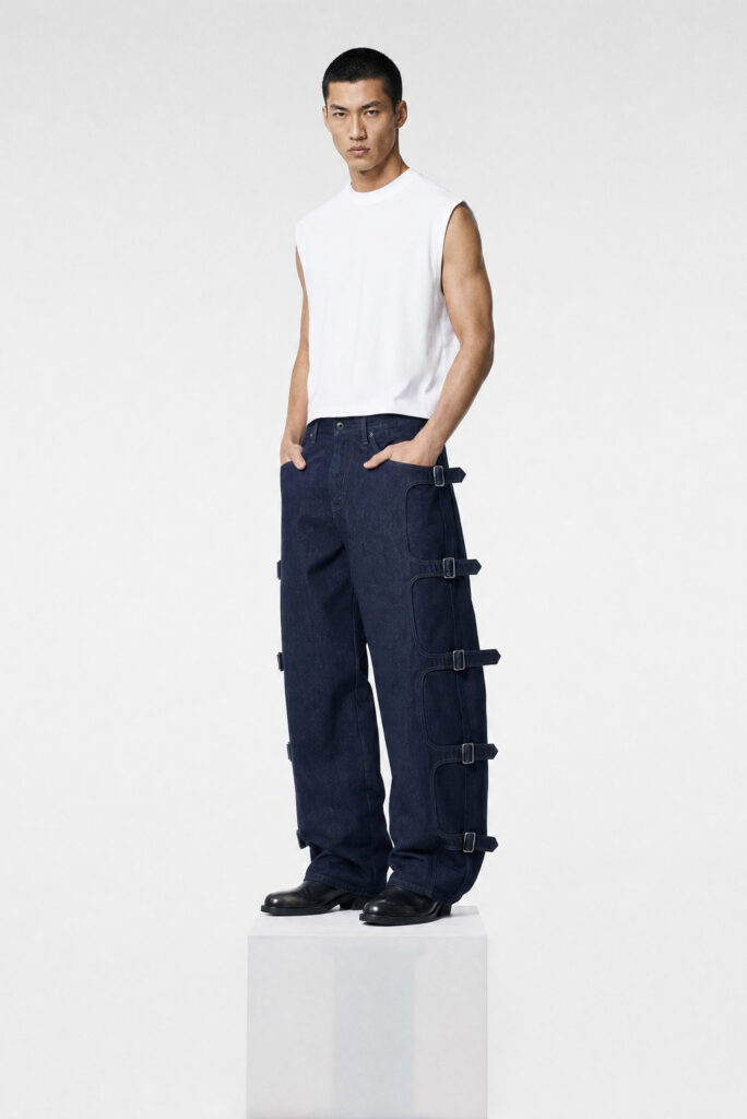 G-STAR x TOMBOGO : le denim pensé comme un système de harnais 27 The Denim Tombogo MEN white bg