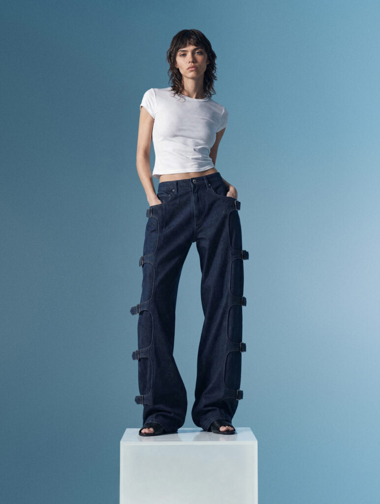 G-STAR x TOMBOGO : le denim pensé comme un système de harnais 37 The Denim Tombogo WMN front full lenght