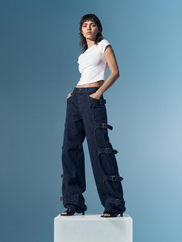 G-STAR x TOMBOGO : le denim pensé comme un système de harnais 36 The Denim Tombogo WMN front quarter